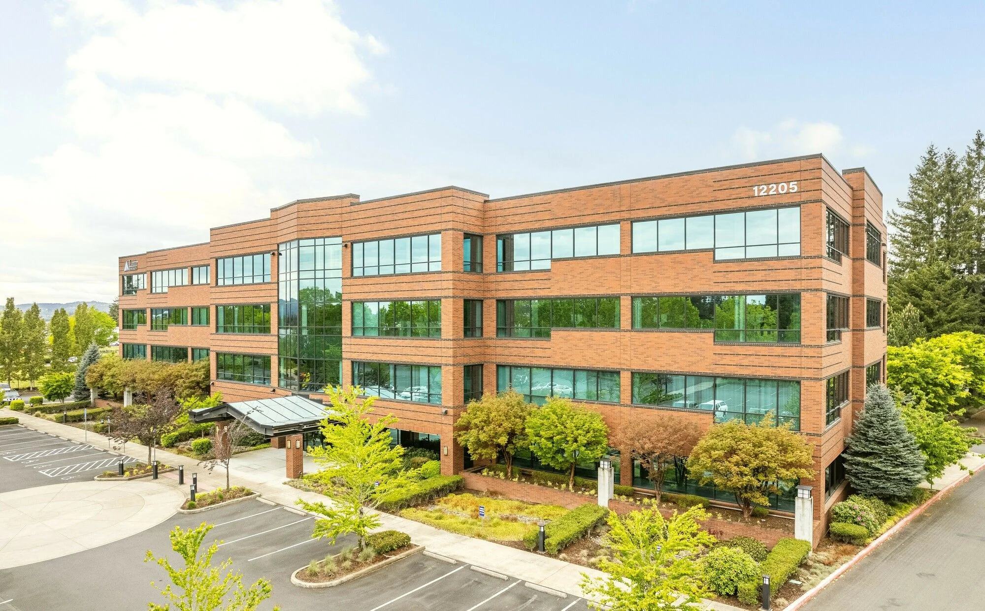 Pacific Professional Center — Lease in Tualatin, OR, photo 2 of 8
