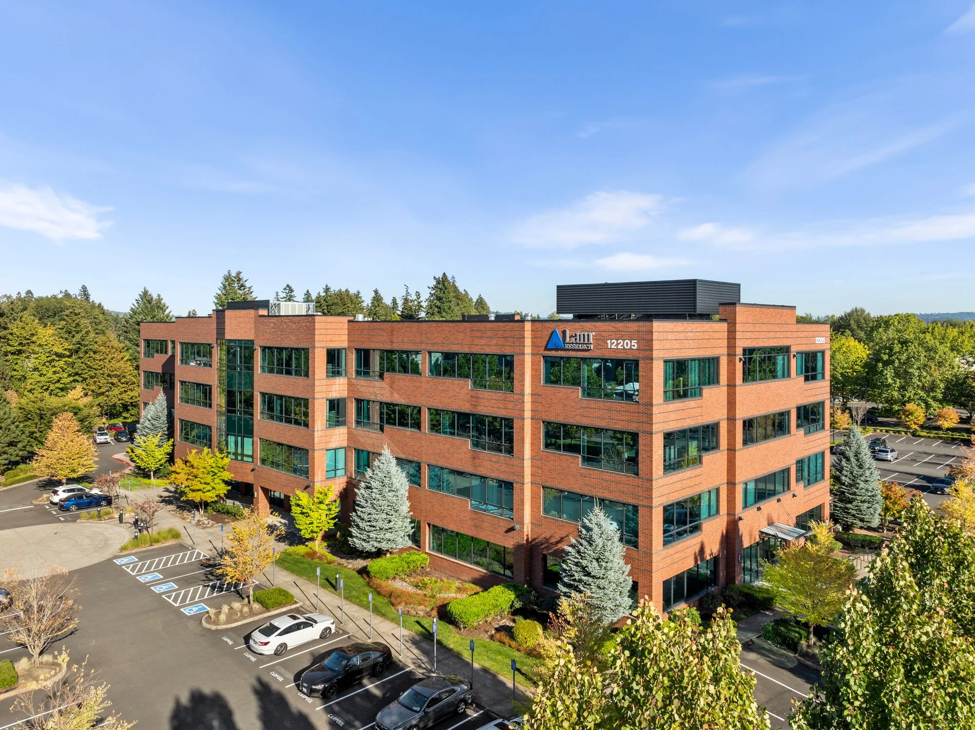 Pacific Professional Center — Lease in Tualatin, OR, photo 3 of 8