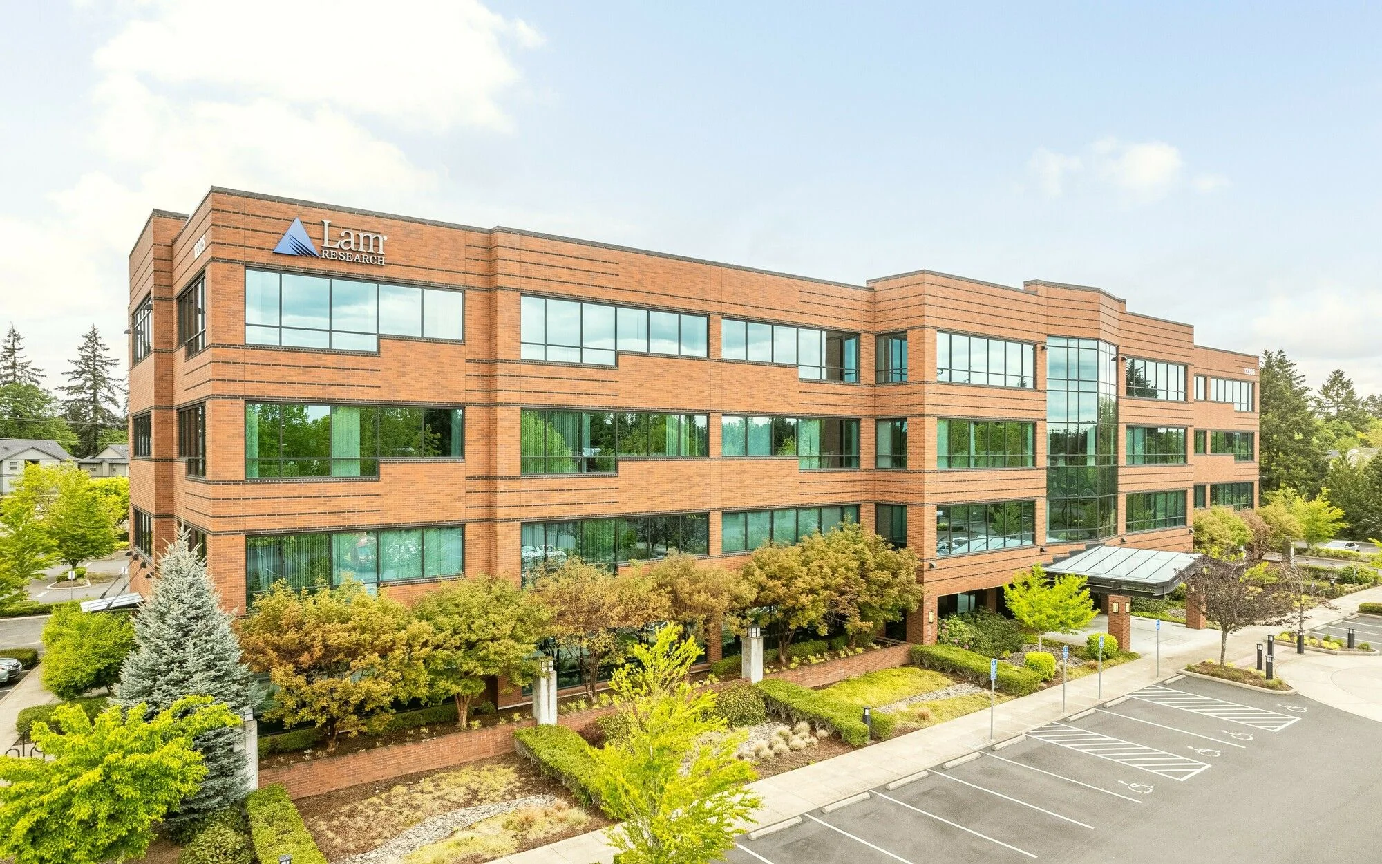 Pacific Professional Center — Lease in Tualatin, OR, photo 4 of 8