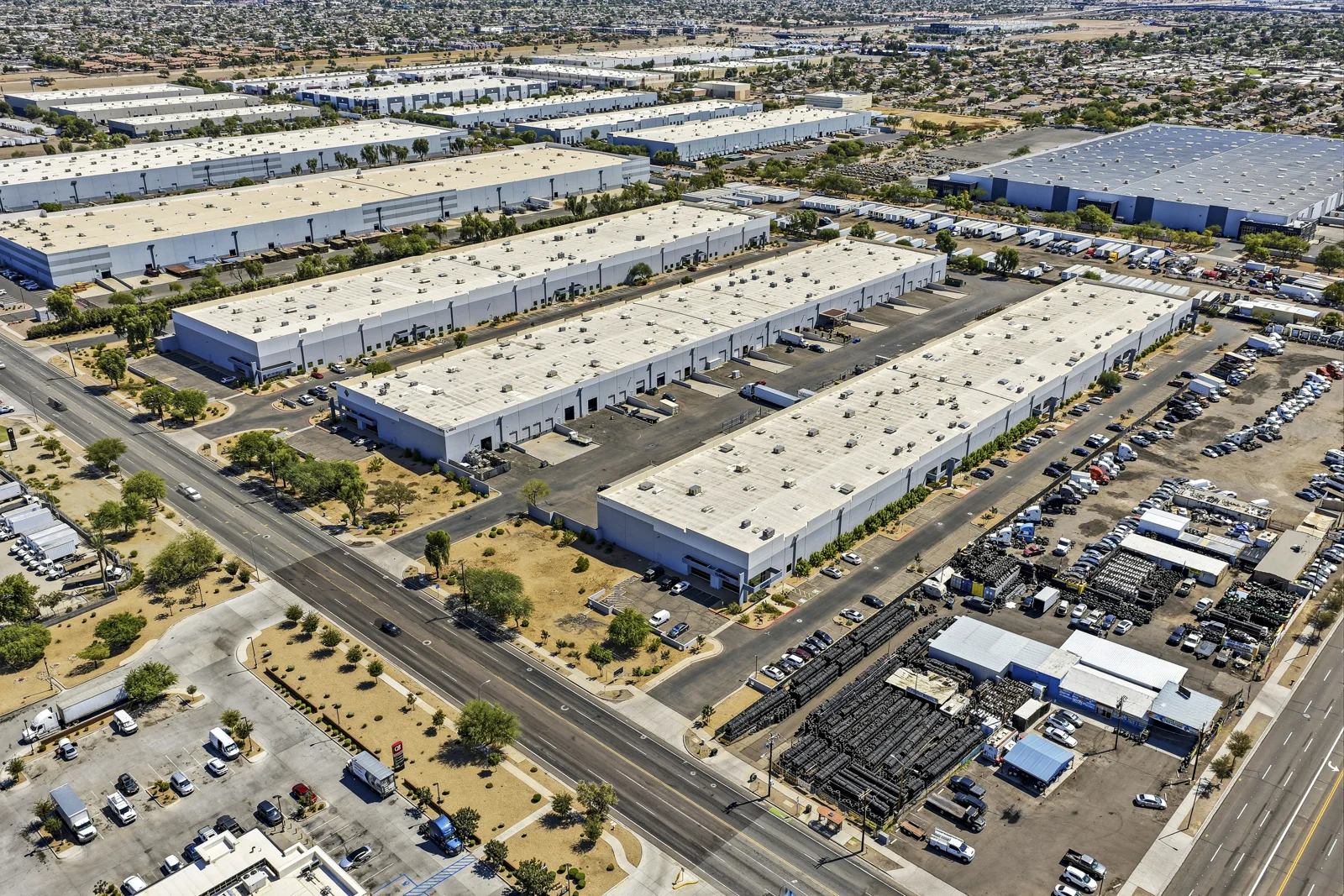 Granite Commerce Center — Lease in Phoenix, AZ, photo 1 of 4