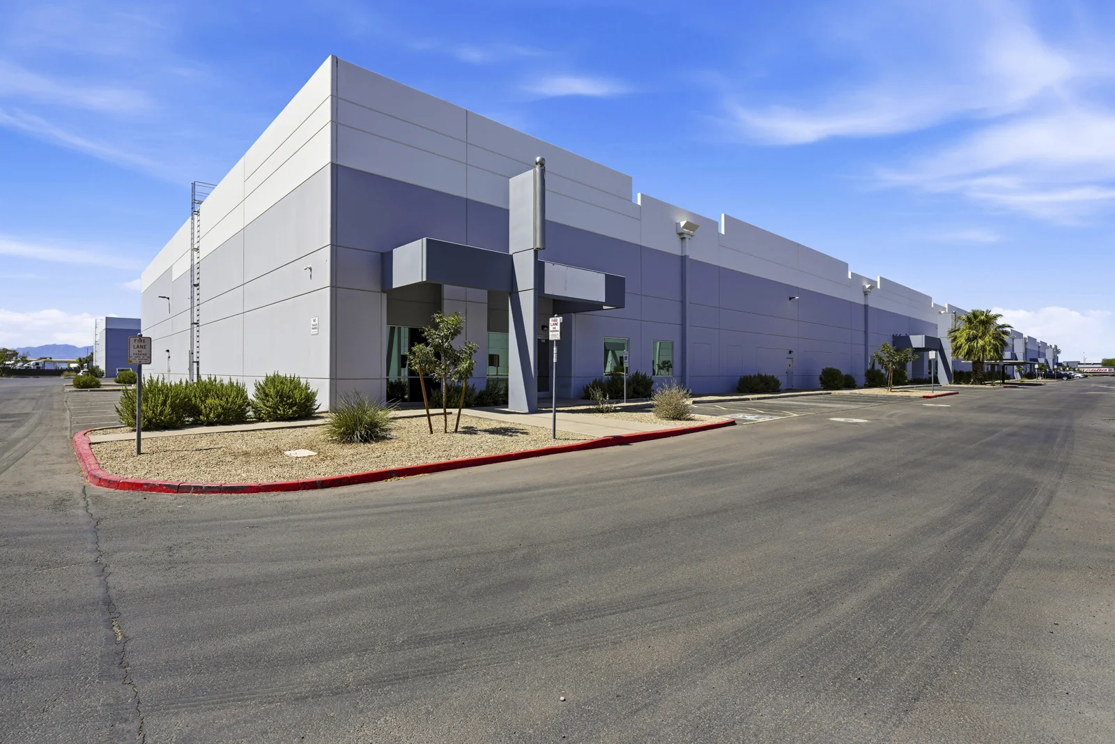 Granite Commerce Center — Lease in Phoenix, AZ, photo 3 of 4