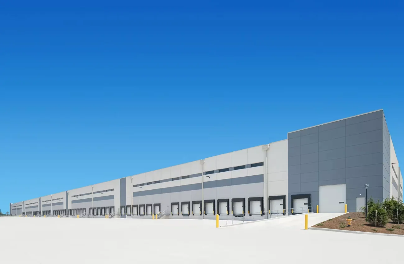 ARROWWOOD LOGISTICS CENTER — Lease in Newark, NJ, photo 1 of 4