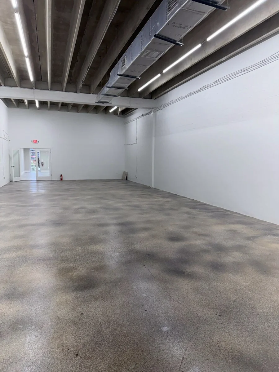 Hollywood Industrial Warehouse — Lease in Hollywood, FL, photo 4 of 7