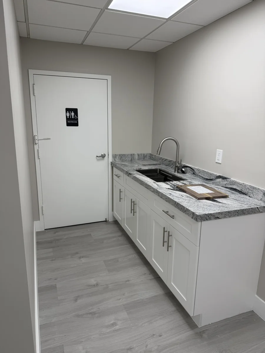 Hollywood Industrial Warehouse — Lease in Hollywood, FL, photo 7 of 7