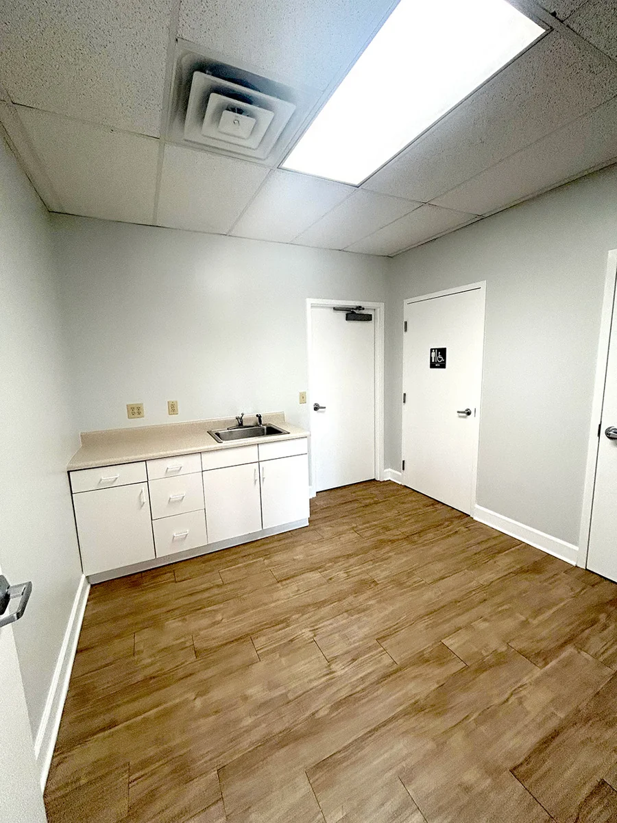 6342 Burnt Poplar Rd — Lease in Greensboro, NC, photo 3 of 6