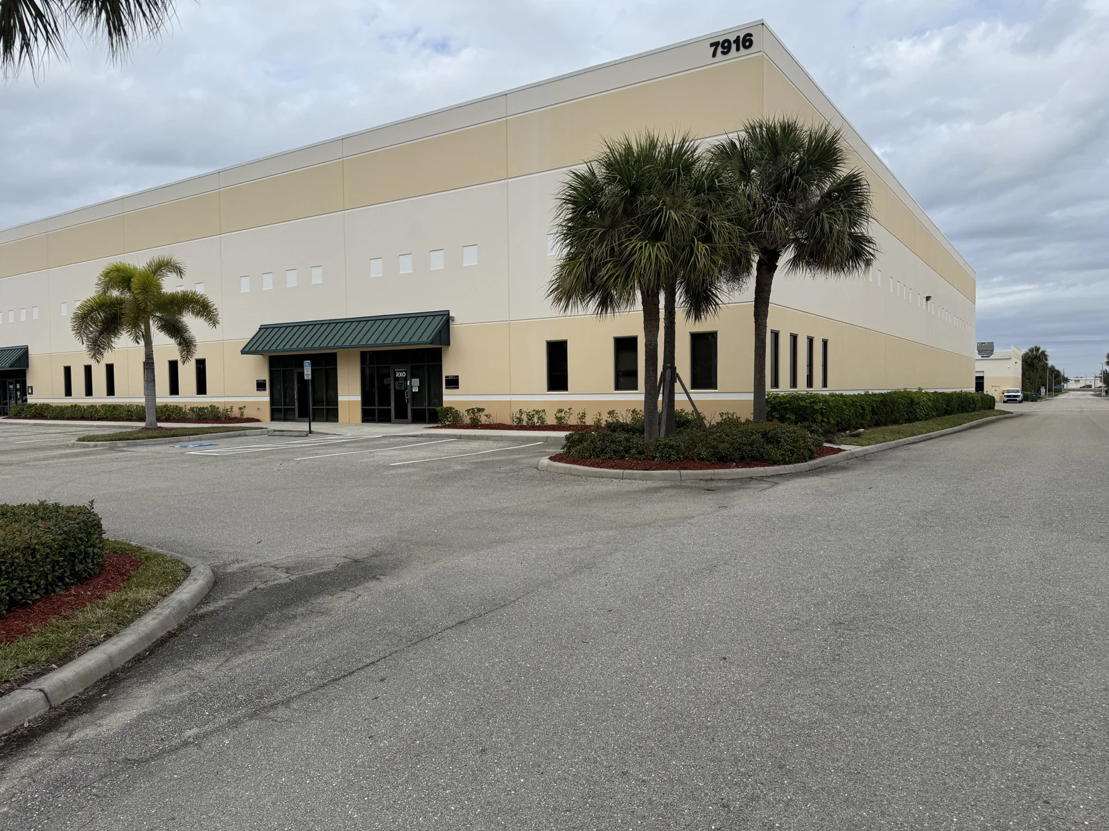 Industrial in Fort Myers, FL — Lease in Fort Myers, FL, photo 1 of 1