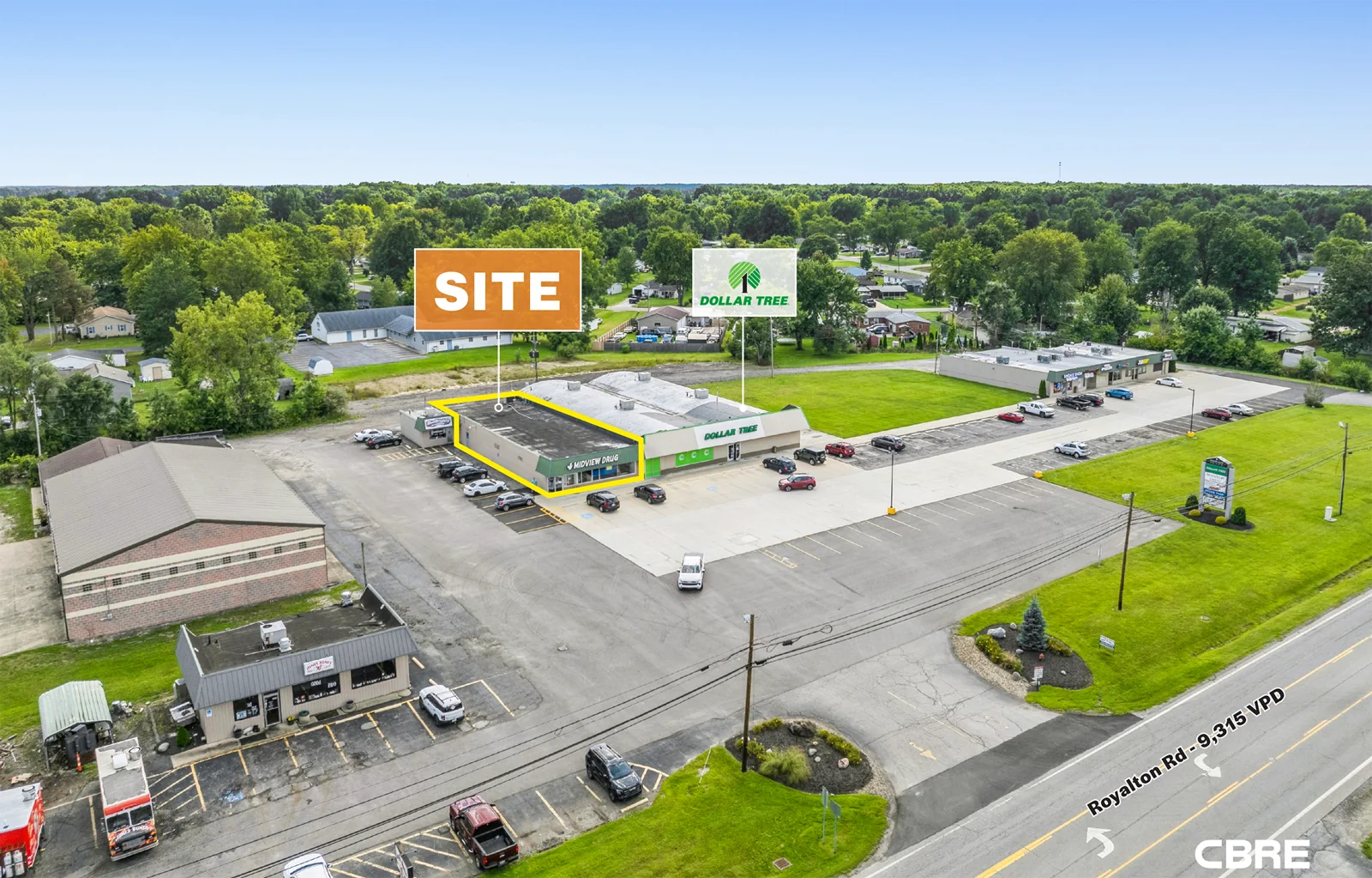Former Midview Drug at Midview Plaza — Lease in Grafton, OH, photo 3 of 4