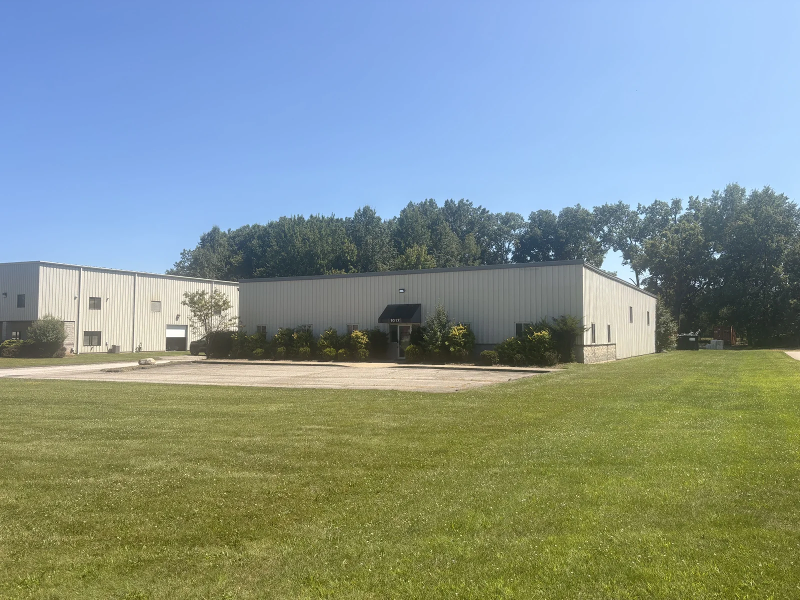 Industrial in Grafton, OH — Sale in Grafton, OH, photo 1 of 6