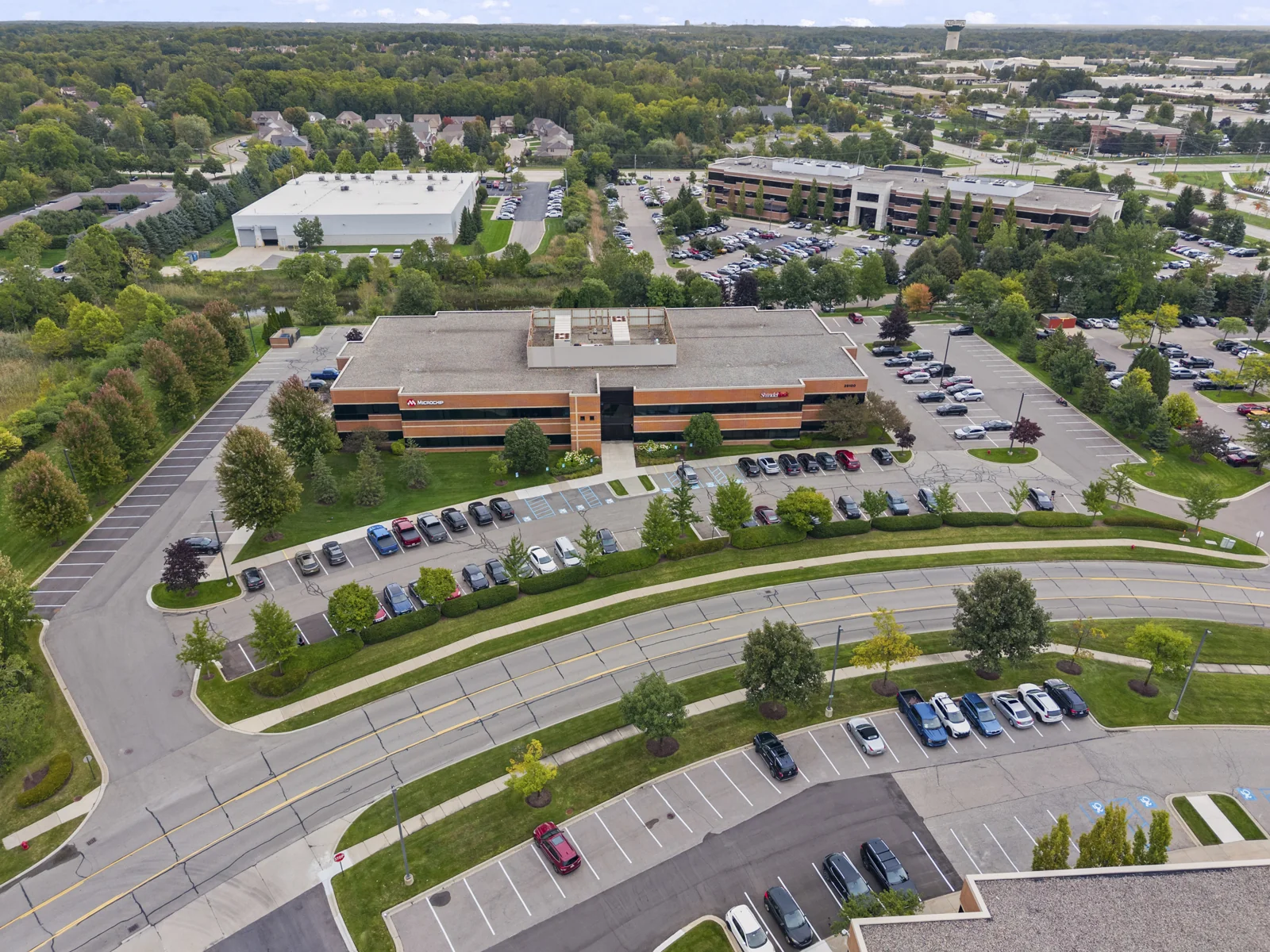 Office in Novi, MI — Lease in Novi, MI, photo 2 of 8