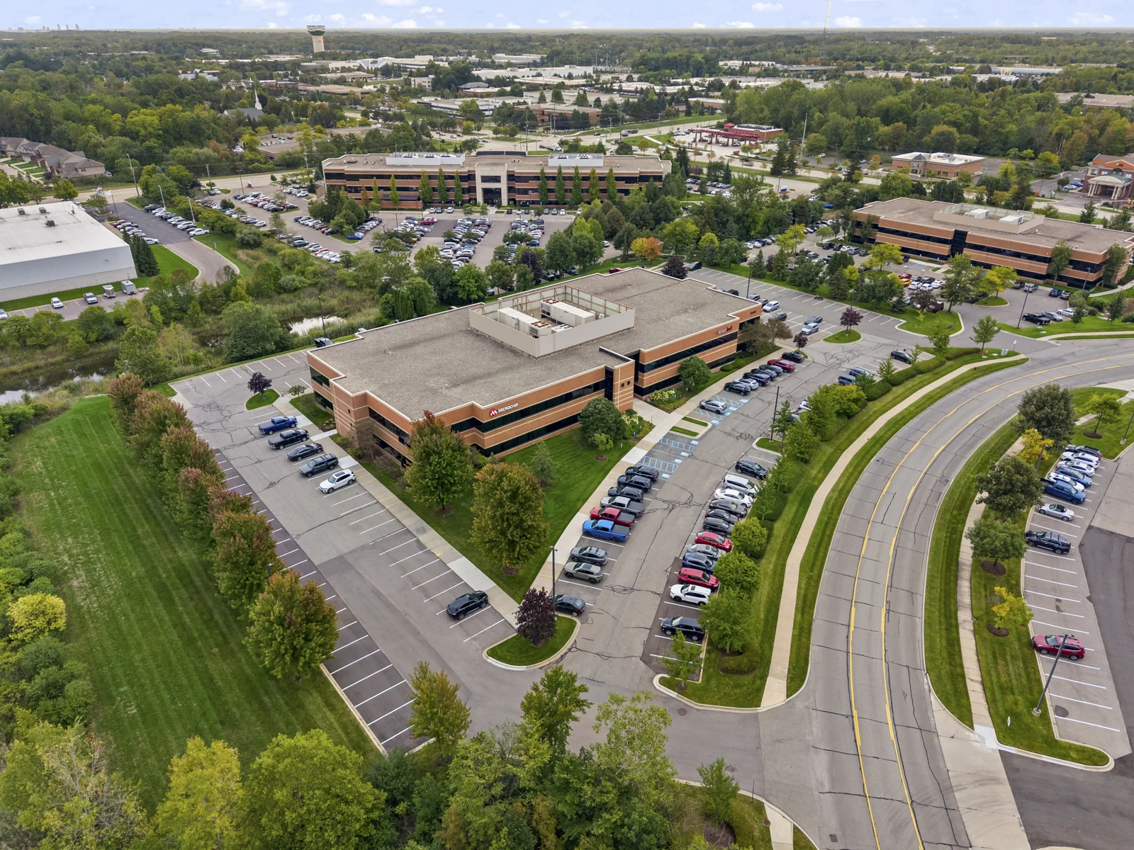 Office in Novi, MI — Lease in Novi, MI, photo 3 of 8