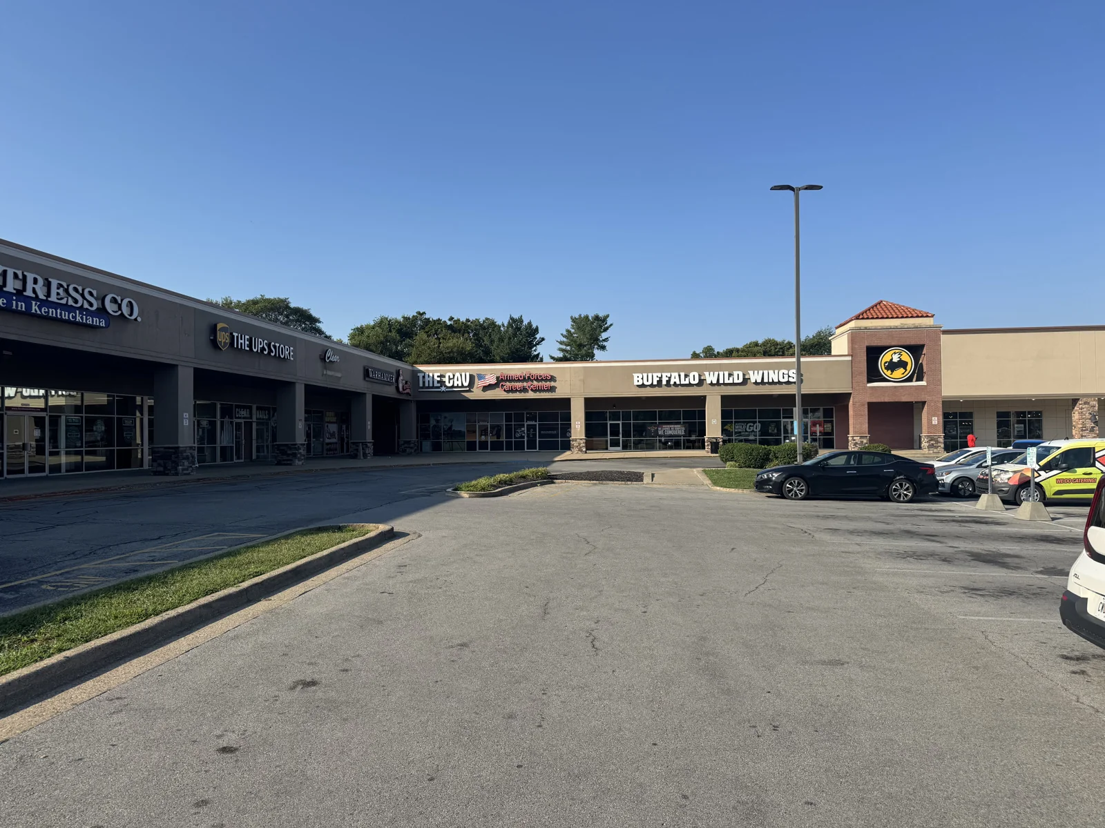 Stony Brook Retail — Lease in Louisville, KY, photo 3 of 4