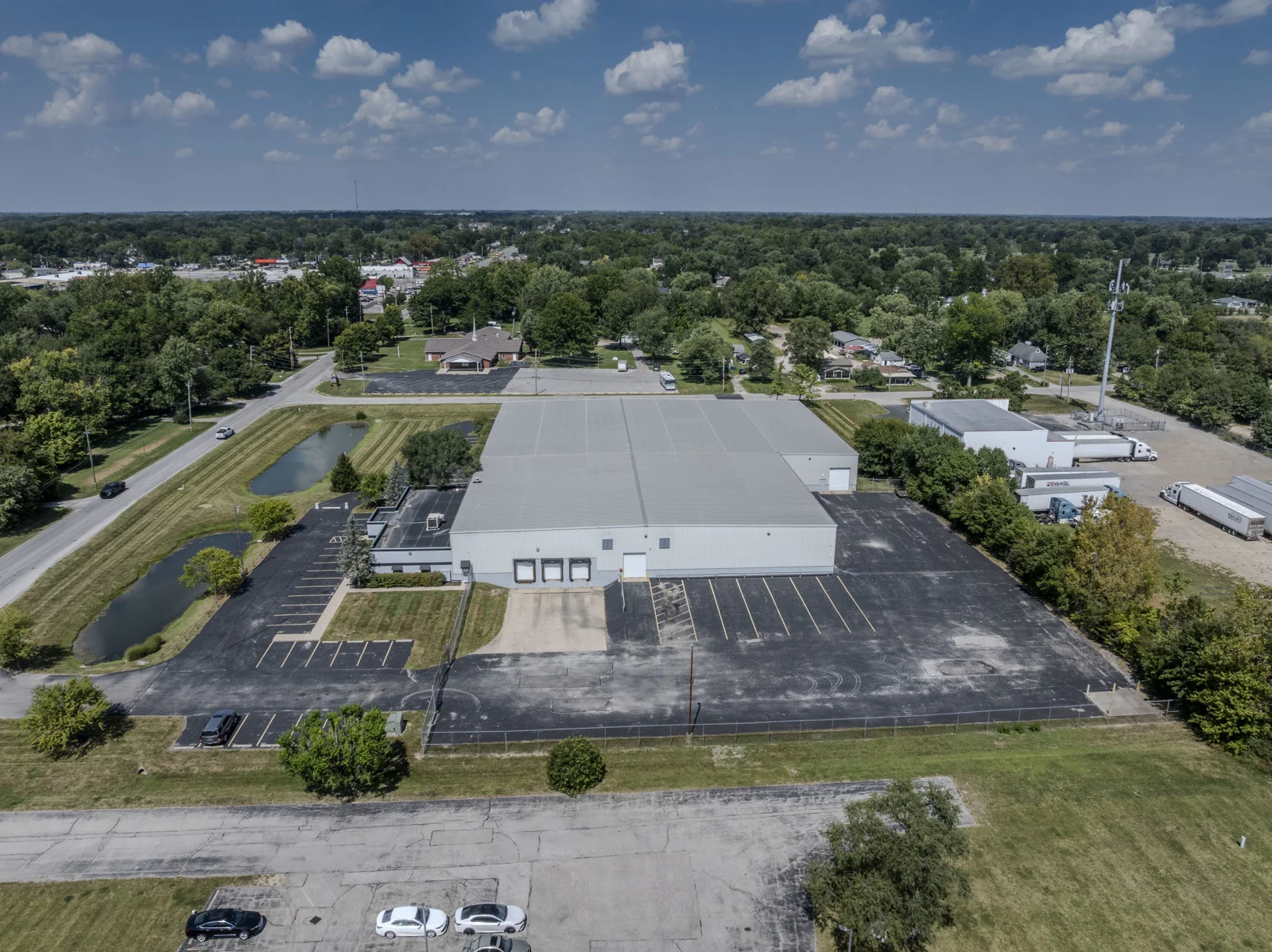 255 South Post Road — Sale in Indianapolis, IN, photo 2 of 5