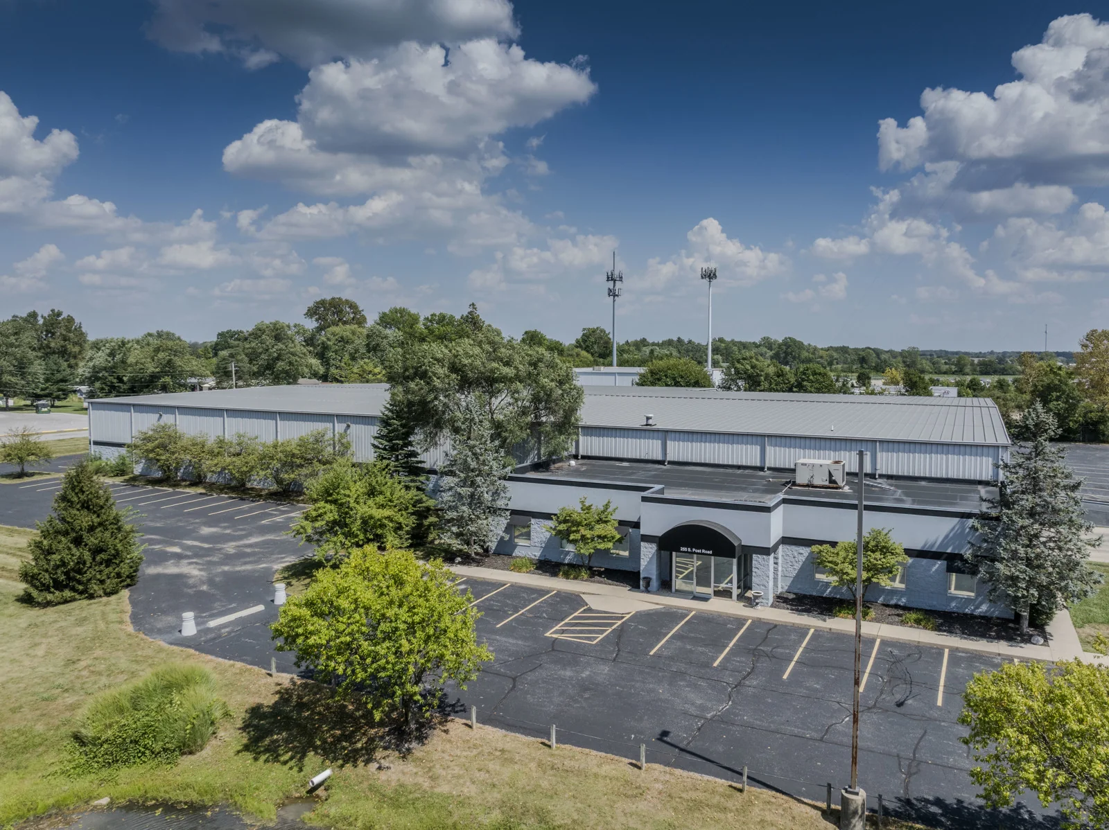 255 South Post Road — Sale in Indianapolis, IN, photo 3 of 5