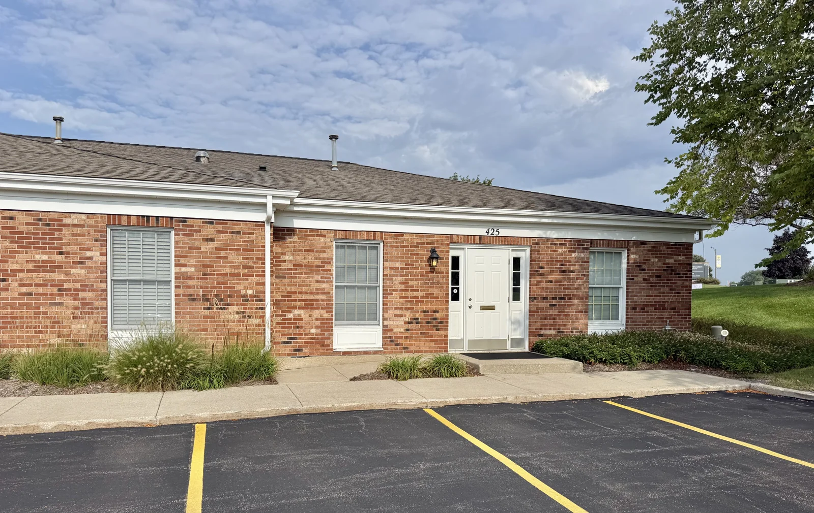 Office in Geneva, IL — Lease in Geneva, IL, photo 1 of 1