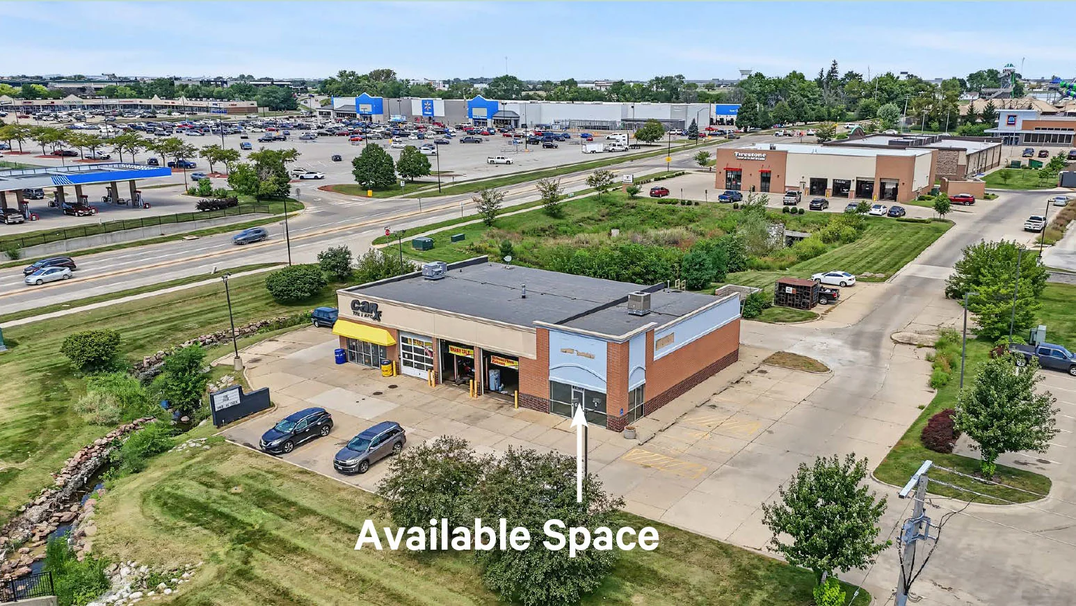 Retail in Altoona, IA — Lease in Altoona, IA, photo 2 of 4