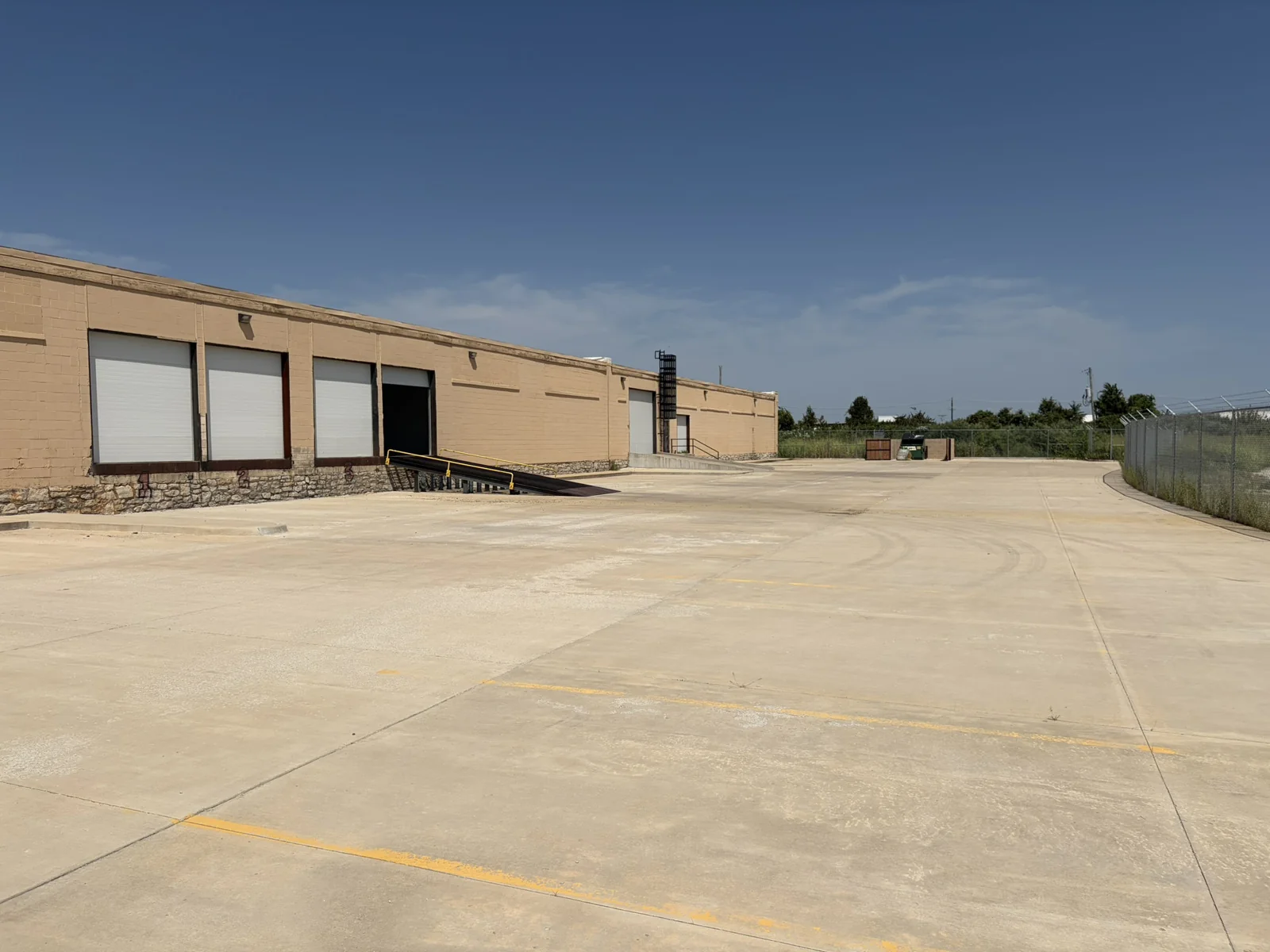 3141-3151 Fiberglass Rd — Lease in Kansas City, KS, photo 2 of 5