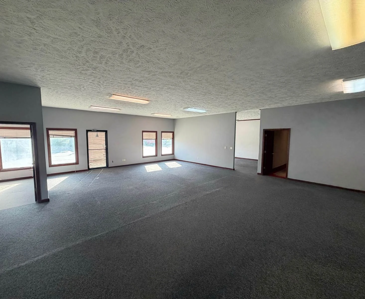 99th & Fort - Retail / Office — Sale in Omaha, NE, photo 7 of 8