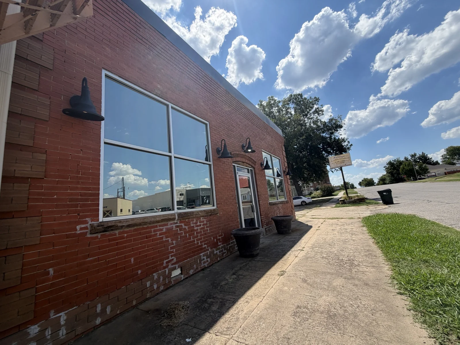 105 South Water Street — Lease in Sapulpa, OK, photo 2 of 7