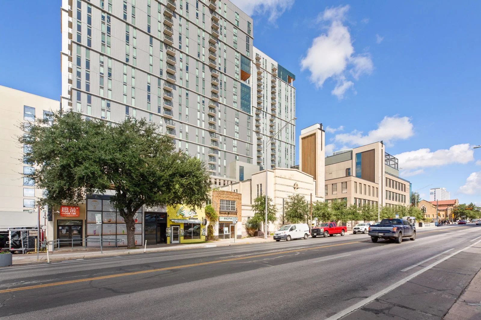2004 Guadalupe — Lease in Austin, TX, photo 1 of 8