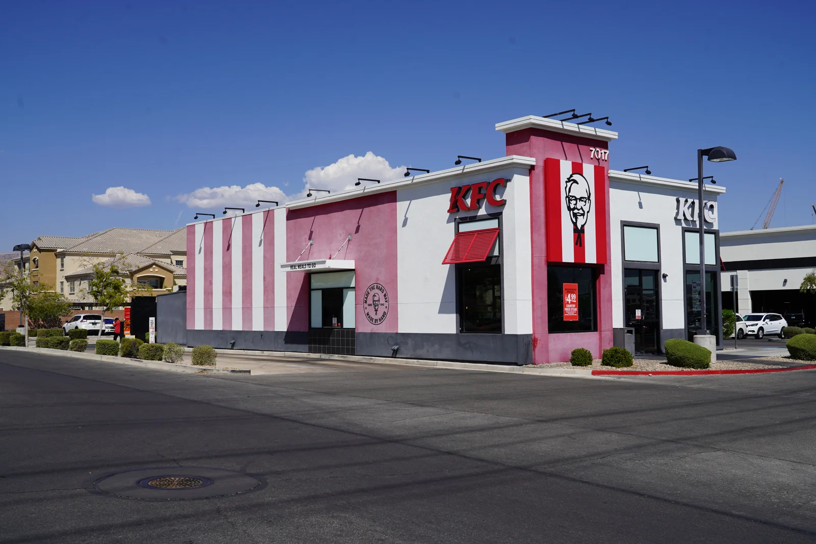 Retail in Las Vegas, NV — Lease in Las Vegas, NV, photo 2 of 4