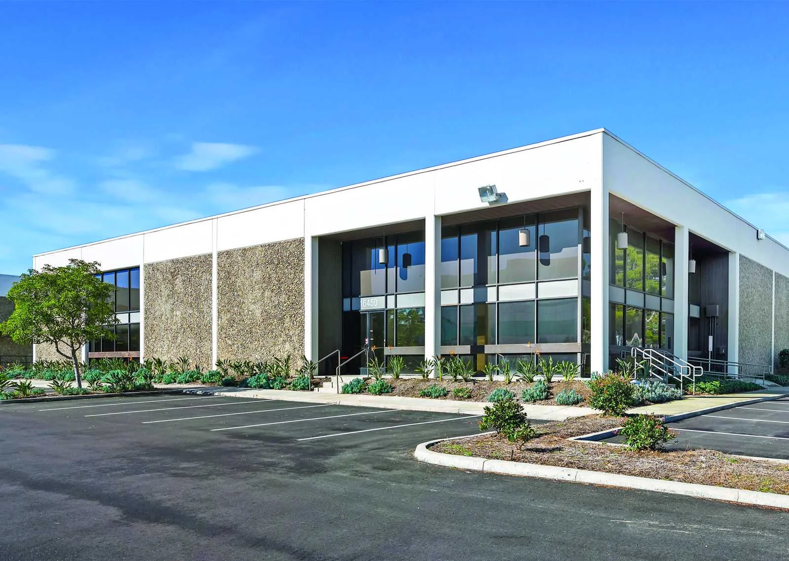 Sunhala Business Park — Lease in San Diego, CA, photo 1 of 1
