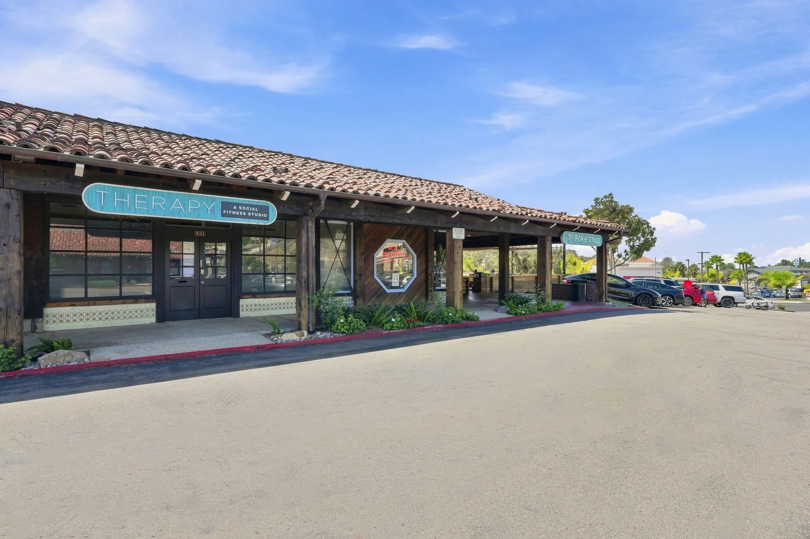 Encinitas Town & Country — Lease in Encinitas, CA, photo 1 of 8