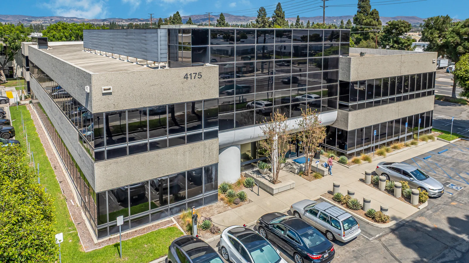 Office in Anaheim, CA — Sale in Anaheim, CA, photo 2 of 7