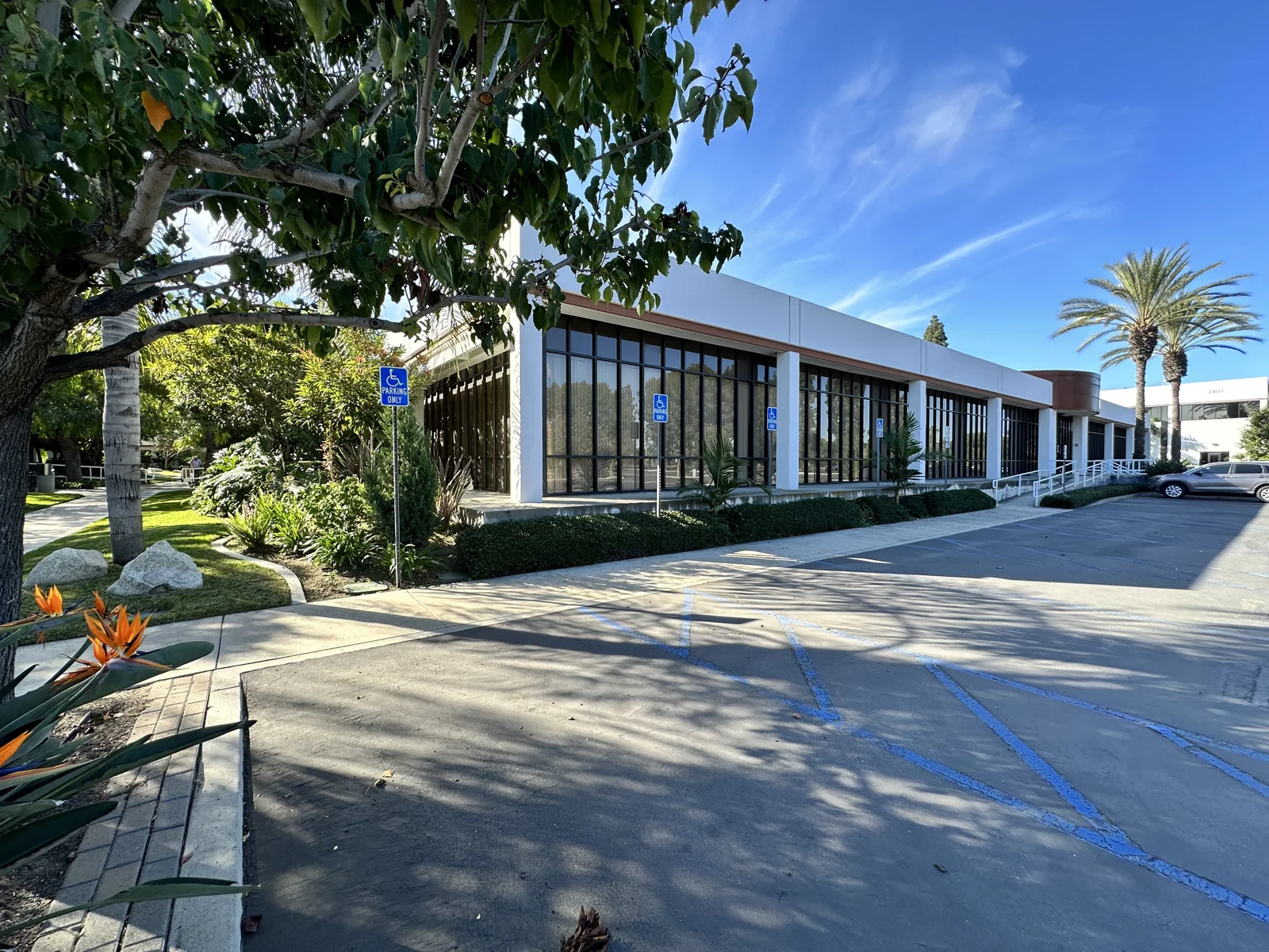 Anaheim Palms Corporate Center — Lease in Anaheim, CA, photo 1 of 2