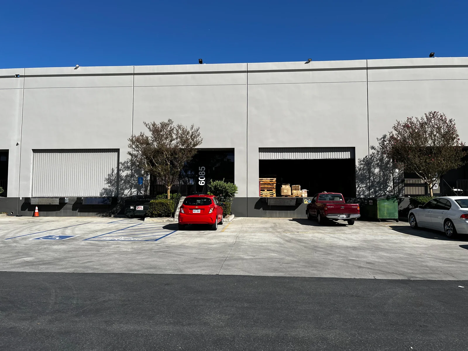 Harris Business Center — Lease in Los Angeles, CA, photo 1 of 1
