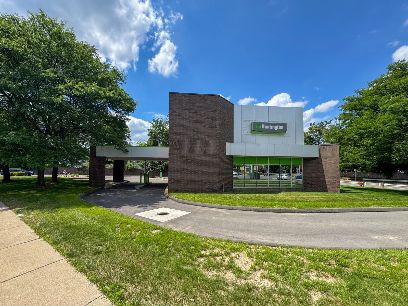 Retail in Royal Oak, MI — Sale in Royal Oak, MI, photo 1 of 1