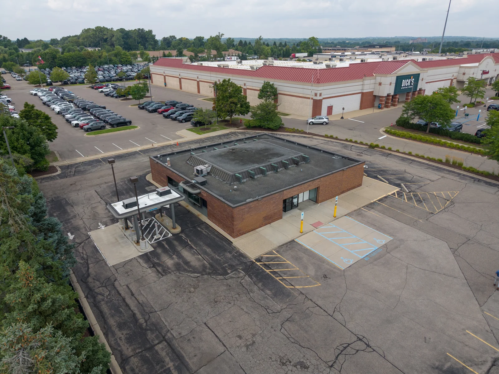 Retail in Rochester, MI — Sale in Rochester, MI, photo 1 of 3