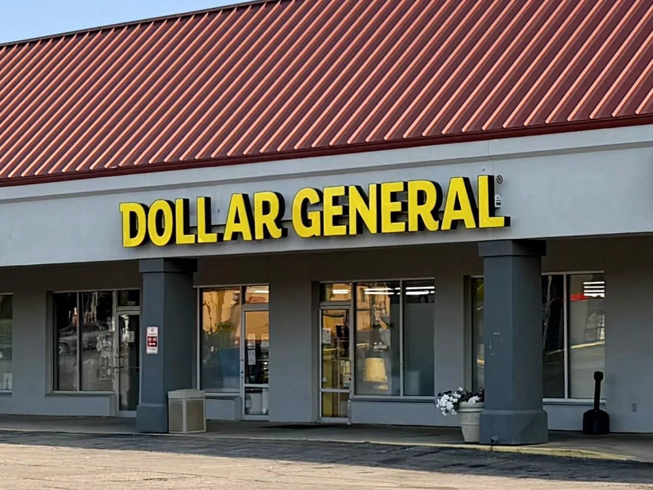 Fairview Shopping Center — Sale in Rockford, IL, photo 3 of 8