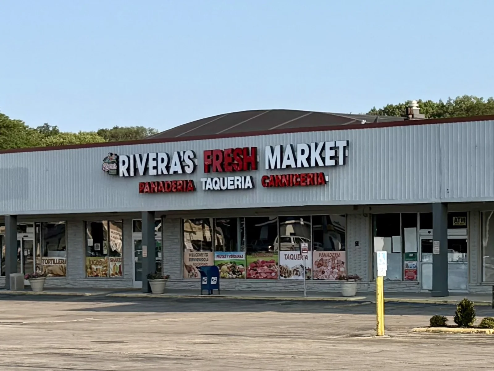 Fairview Shopping Center — Sale in Rockford, IL, photo 4 of 8