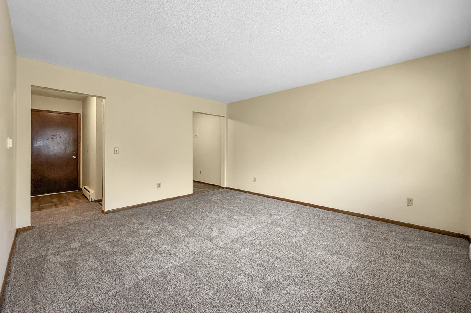 Northtown Apartments — Sale in Des Moines, IA, photo 4 of 8