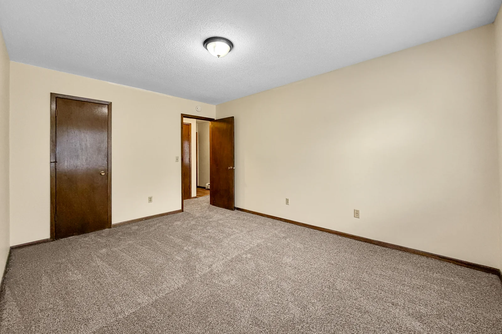 Northtown Apartments — Sale in Des Moines, IA, photo 7 of 8