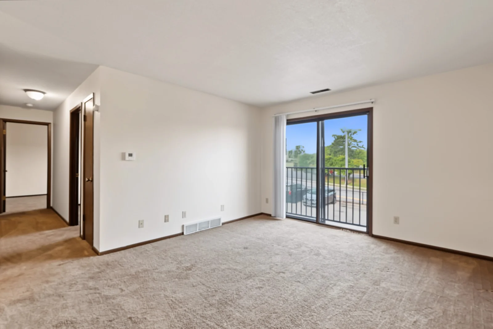 Goldbriar Chateau — Sale in Des Moines, IA, photo 6 of 8