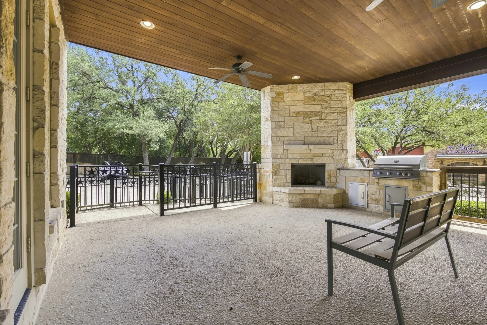 16914 San Pedro Ave — Sale in San Antonio, TX, photo 4 of 8