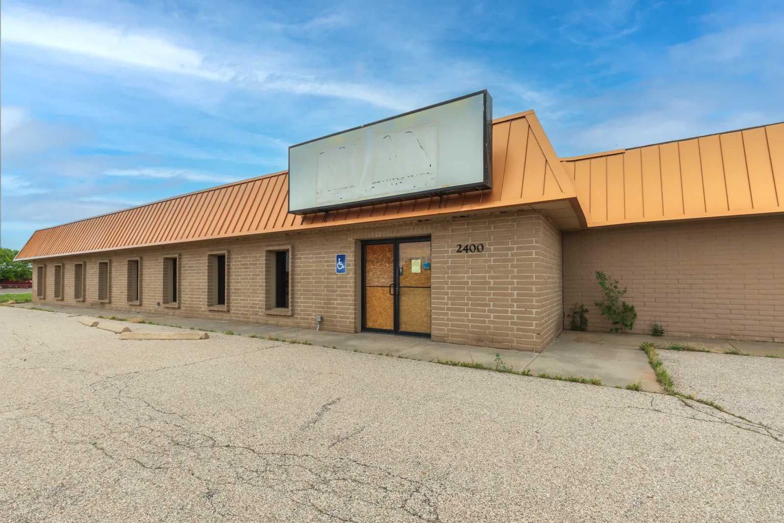 2400 SE 27th Ave, Amarillo — Sale in Amarillo, TX, photo 1 of 6
