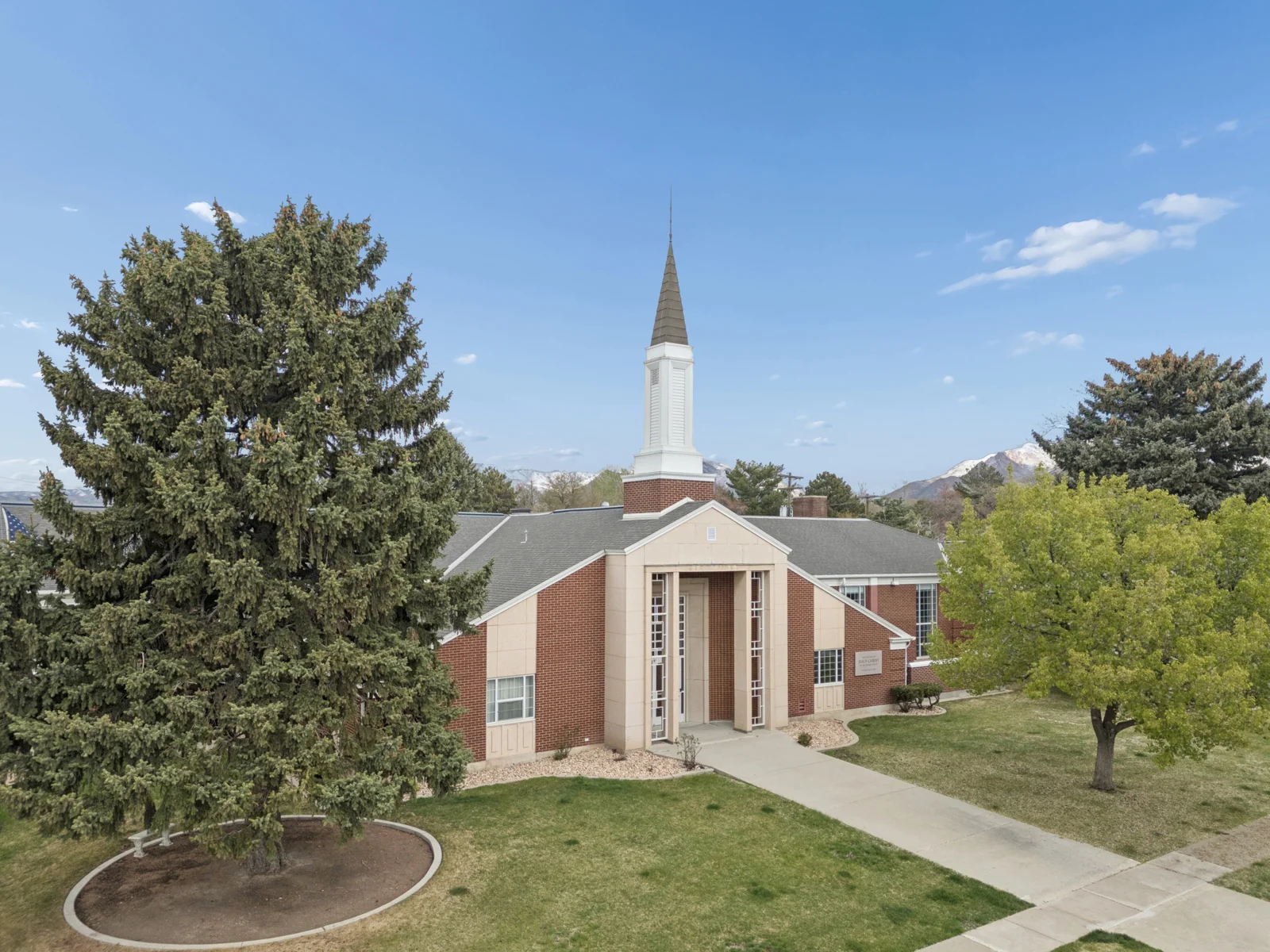1111 E Charlton Ave — Sale in Salt Lake City, UT, photo 3 of 5