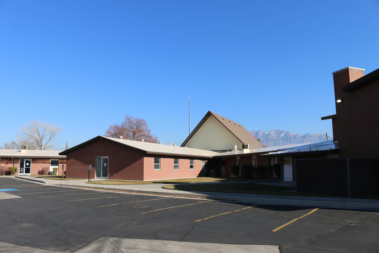 6300 S 700 W — Sale in Murray, UT, photo 6 of 8