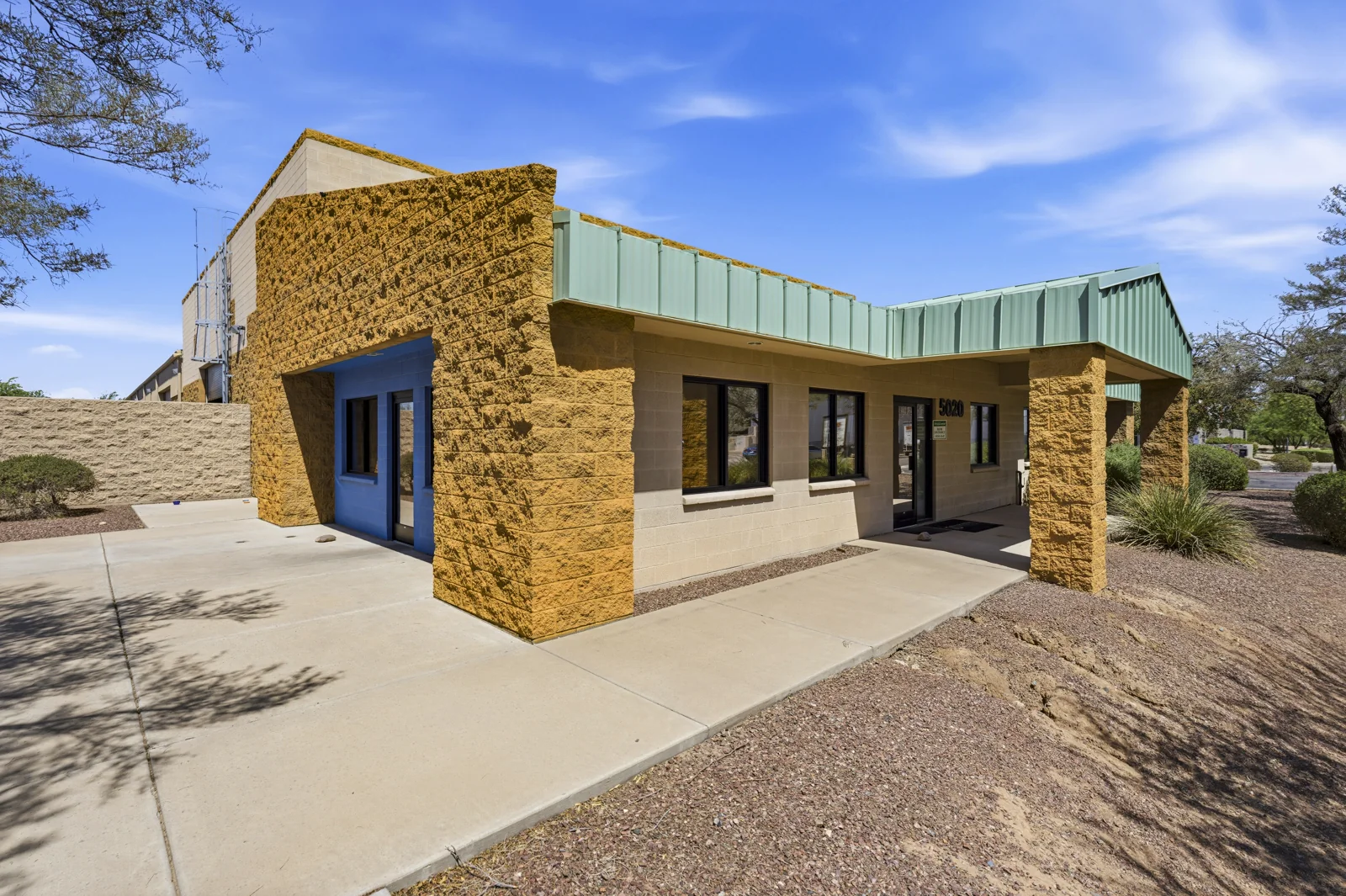 5020 W Watkins St — Sale in Phoenix, AZ, photo 3 of 8