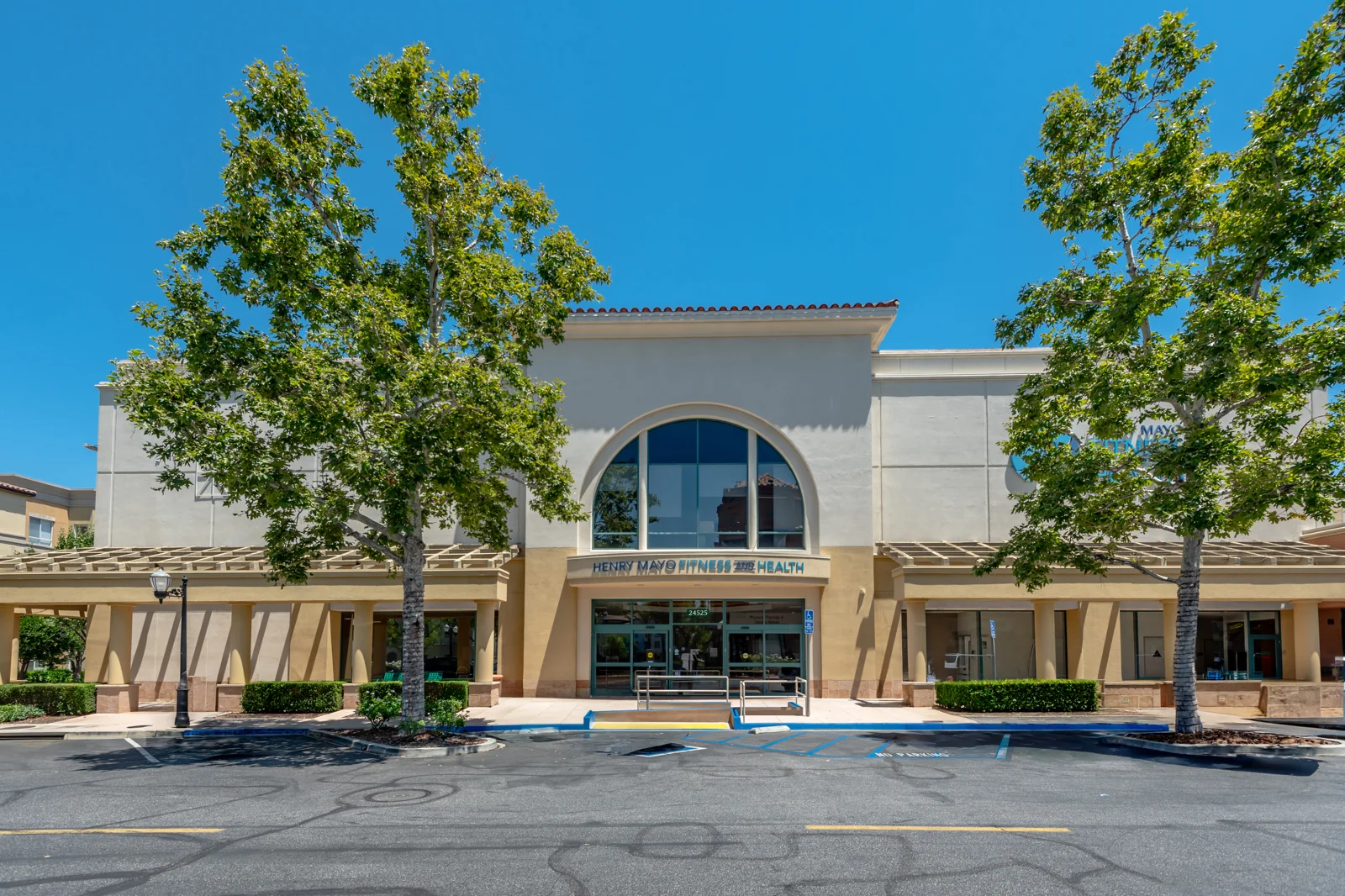 Henry Mayo Fitness & Health Center — Sale in Santa Clarita, CA, photo 1 of 8
