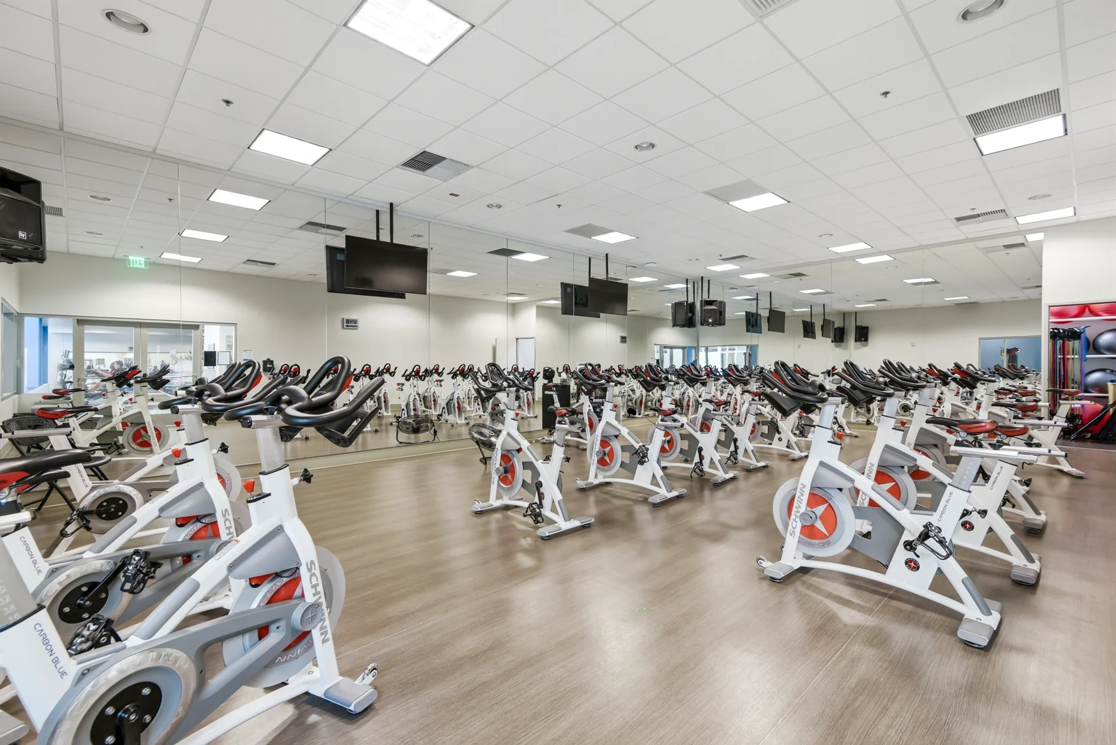 Henry Mayo Fitness & Health Center — Sale in Santa Clarita, CA, photo 3 of 8