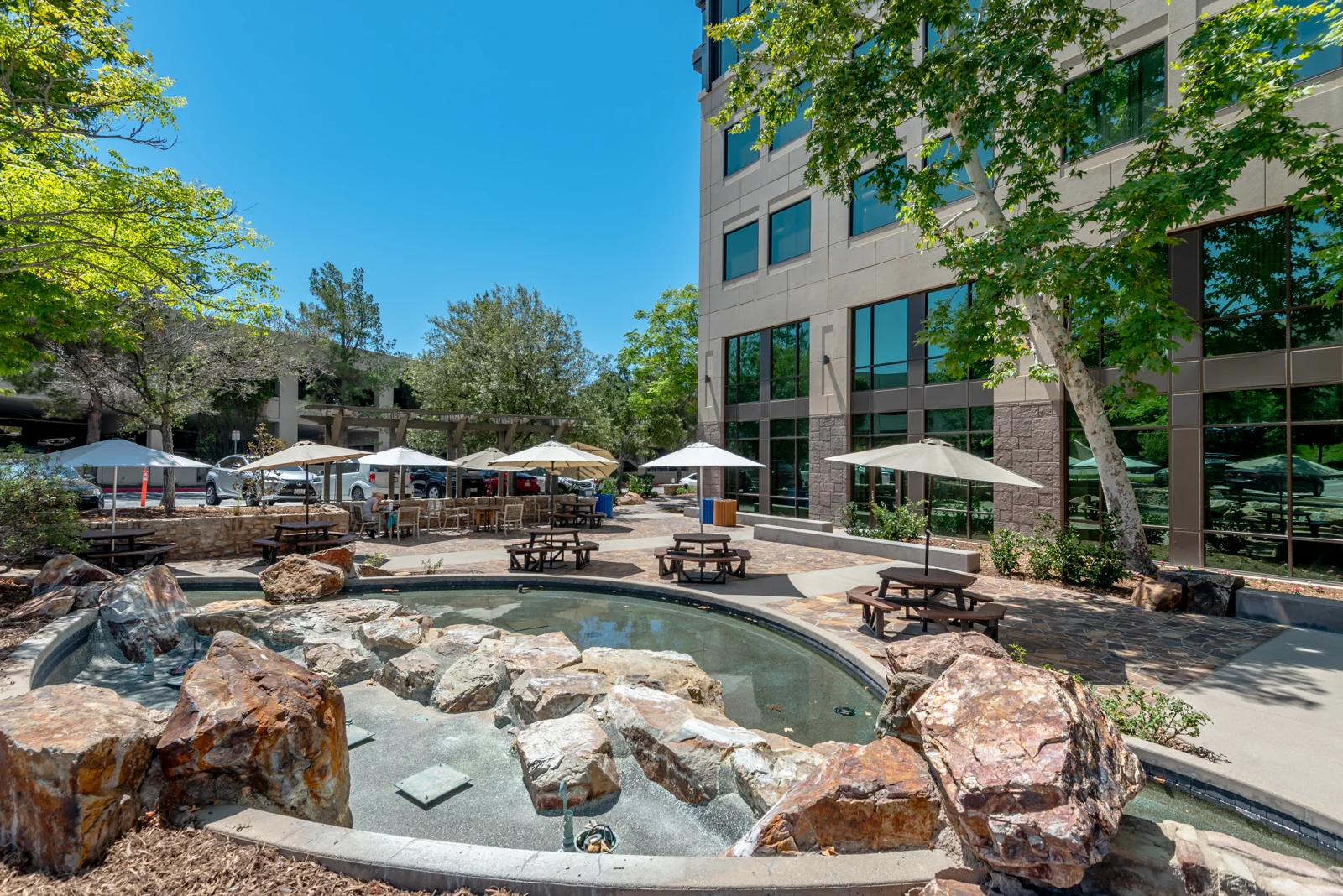 Summit Oaks — Sale in Santa Clarita, CA, photo 2 of 8