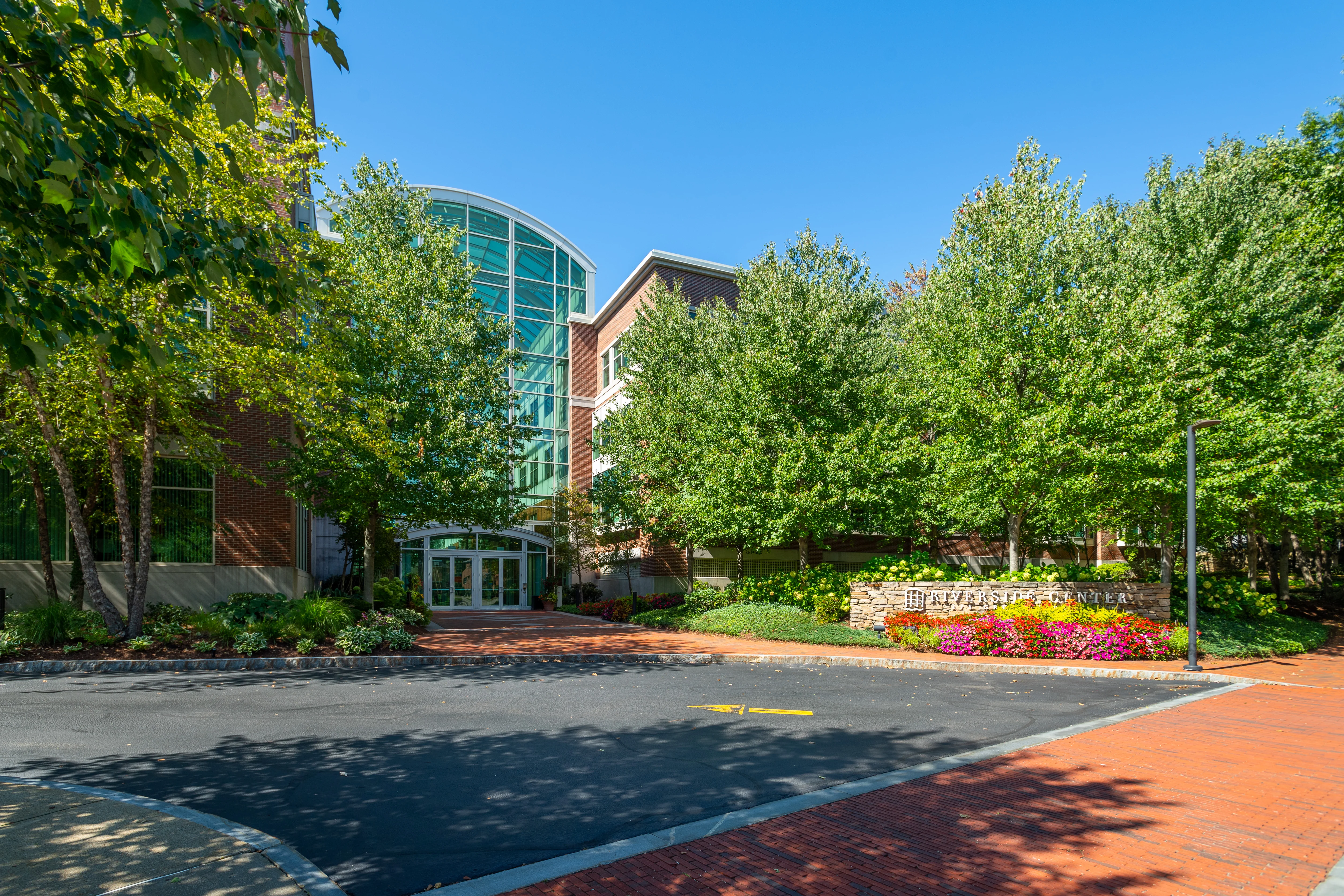 275 Grove St — Lease in Newton, MA, photo 2 of 8