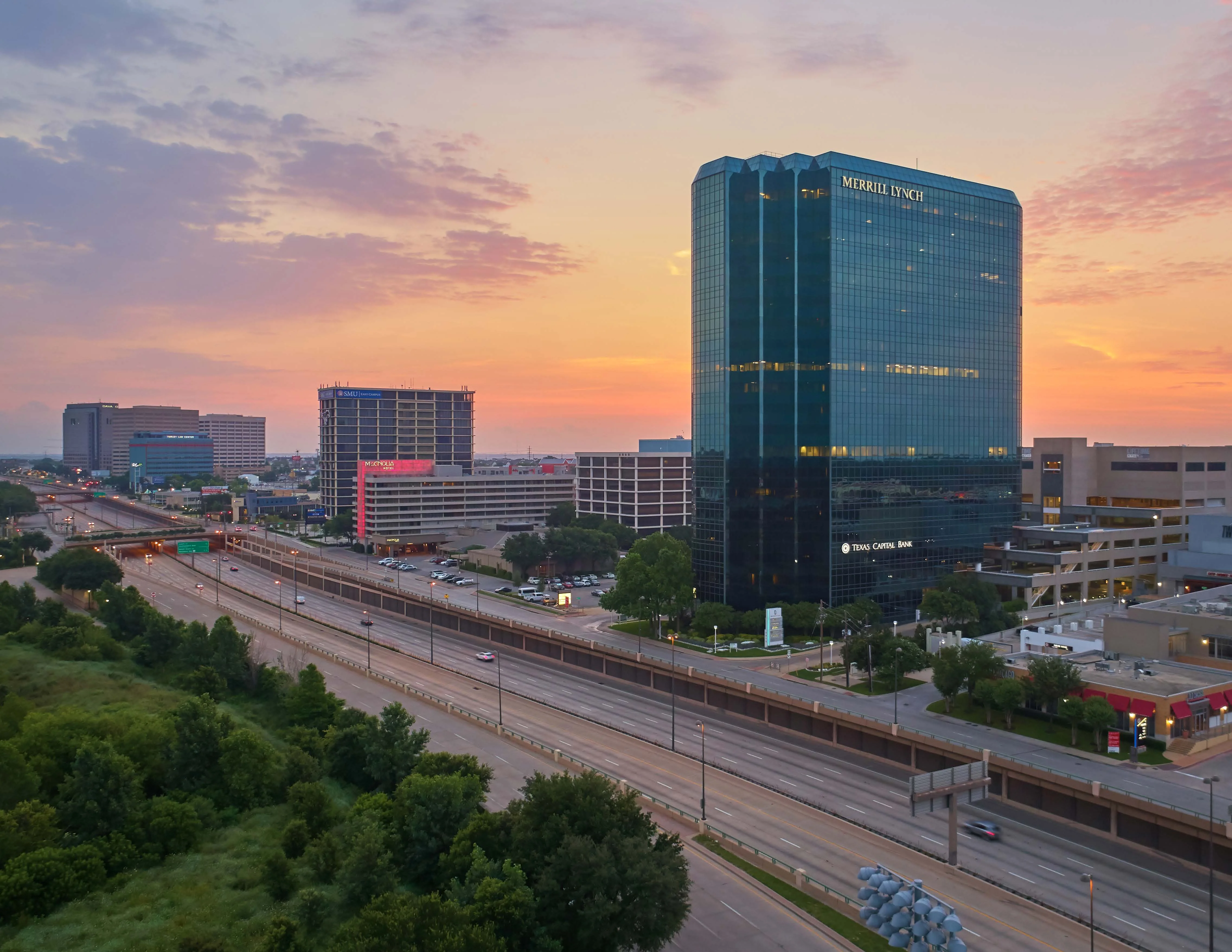 Premier Place — Lease in Dallas, TX, photo 3 of 8