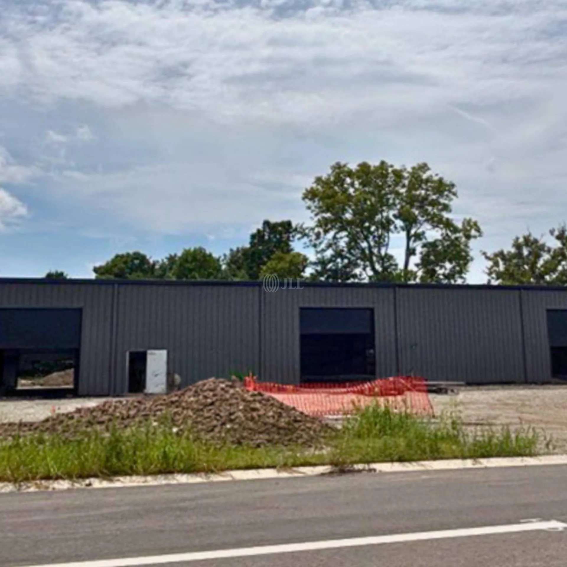 5400 District Dr — Lease in Milford, OH, photo 3 of 4