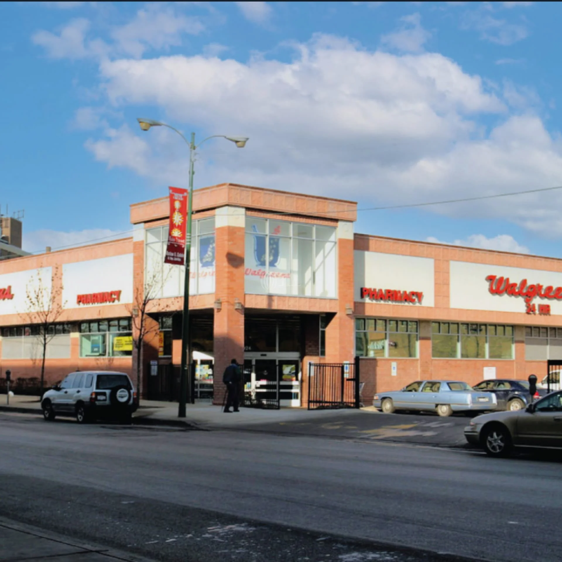 9148 S Commercial Ave — Lease in Chicago, IL, photo 2 of 4