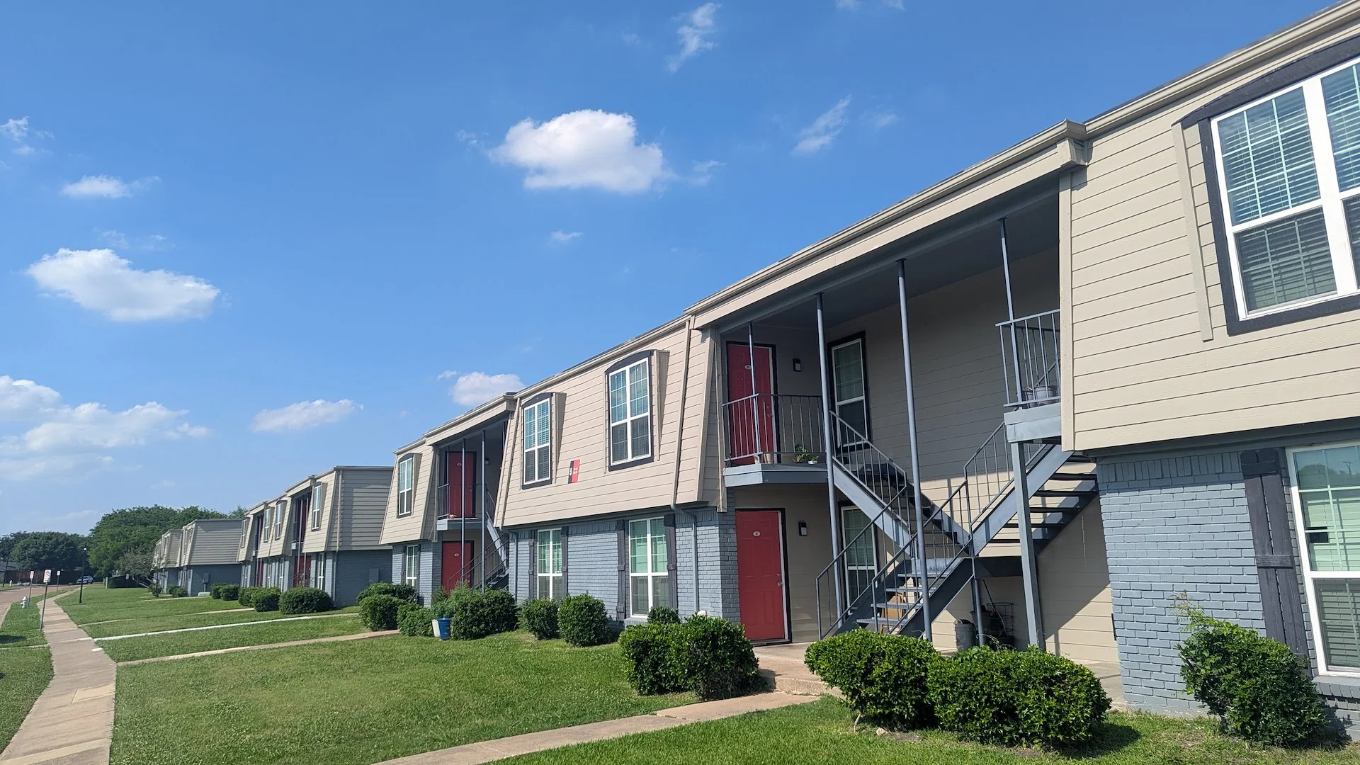 Crossings — Sale in Garland, TX, photo 1 of 2