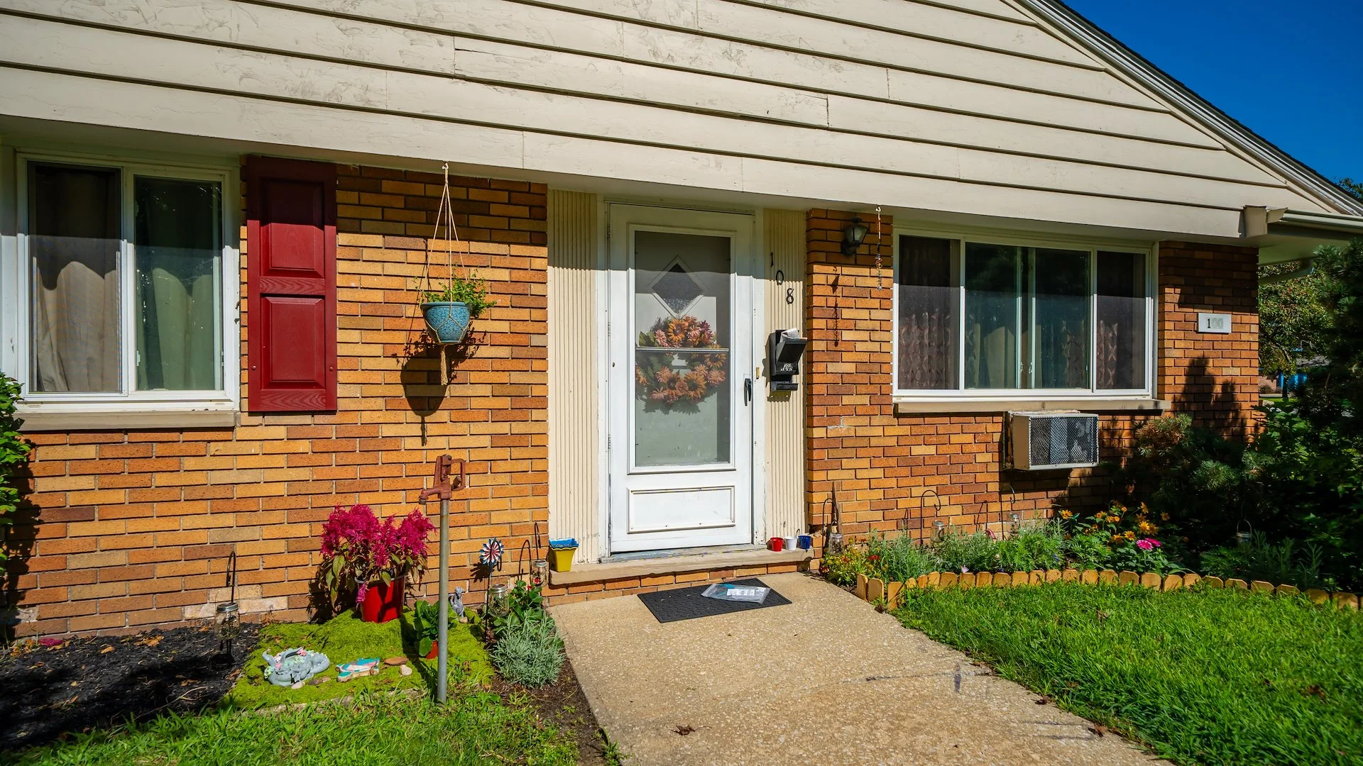 Courtyard Village — Sale in Painesville Township, OH, photo 2 of 4